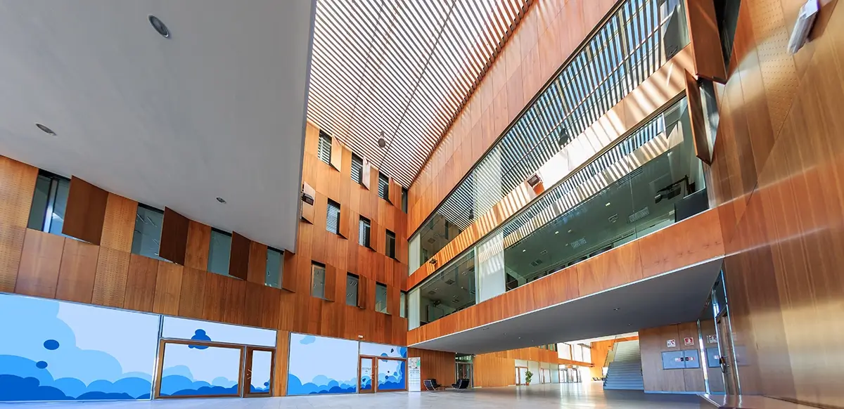 façade intérieure de l'école maternelle Aeropolis