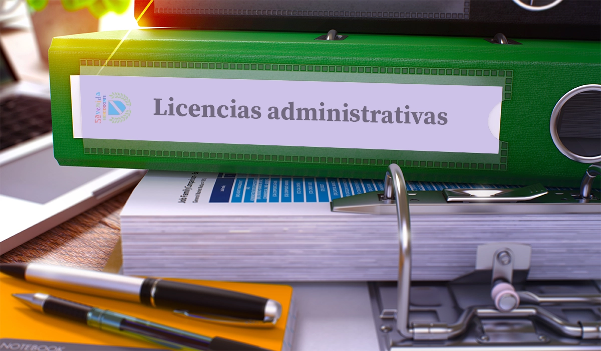 des classeurs contenant les documents officiels de l'école maternelle